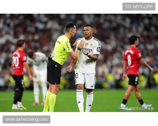 西甲姆巴佩梅开二度皇马4比1大胜莱万特六轮全胜稳居榜首